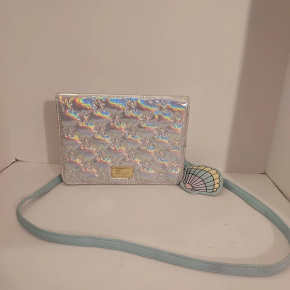 Luv Betsey by Betsey Johnson Hologram Silver Quilted Star Crossbag - Picture 1 of 12